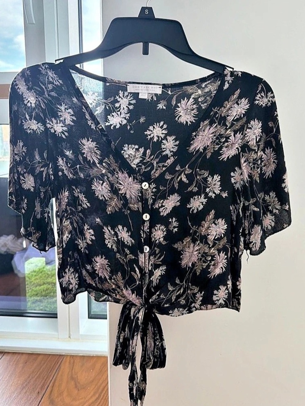 Floral Tie-Front Blouse in Black & Pink Size Small